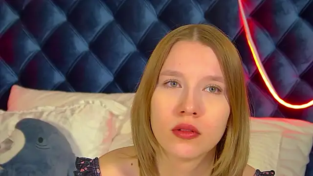 LiliLinn online show from November 24, 4:47 am