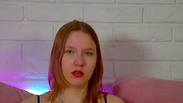 LiliLinn online show from May 15, 4:27 am