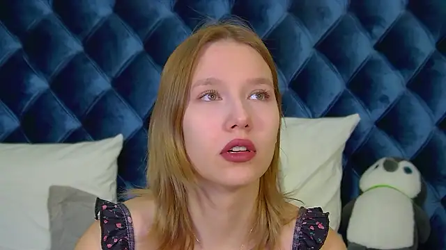 LiliLinn online show from February 3, 4:43 am