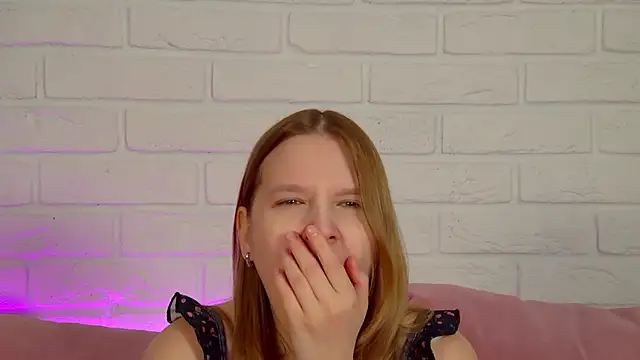 LiliLinn online show from May 25, 4:22 am