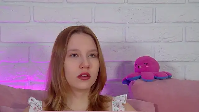 LiliLinn online show from May 26, 4:23 am