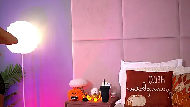 AlmaLuv online show from October 21, 3:54 am