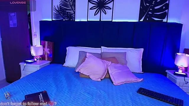 Tifanny grey online show from January 13, 7:40 pm