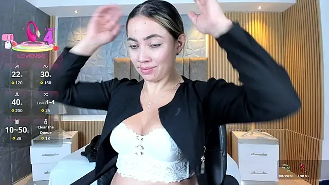 Alessia Taylorr online show from October 15, 12:19 pm