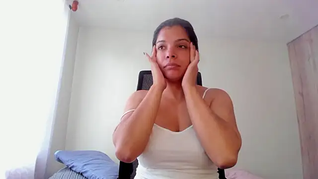 Sweetdreamses  online show from March 6, 2:01 pm