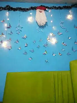 Evelyn pink1 online show from December 5, 2:00 am