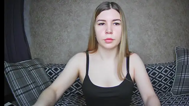 ElllaNuar online show from December 2, 7:10 am