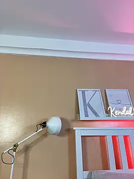 KendalMilleer online show from May 11, 9:22 am