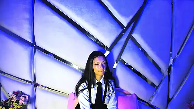 Aurora 18 online show from October 30, 3:02 pm