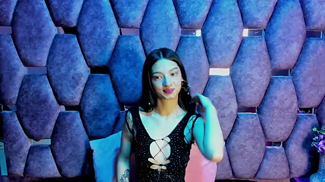 Aurora 18 online show from December 4, 3:03 pm