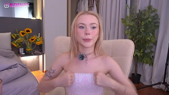 LexieLoree online show from July 12, 3:07 am