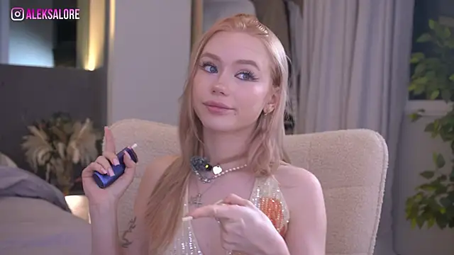 LexieLoree online show from May 27, 3:03 am