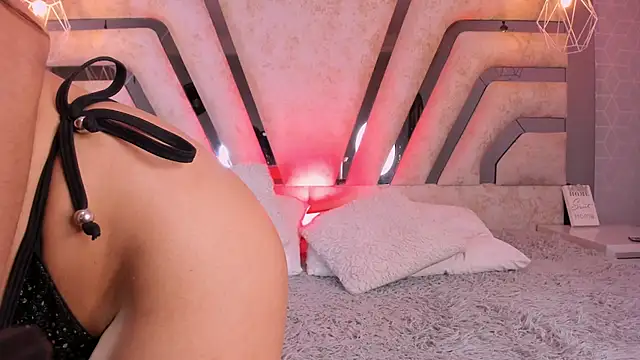 EmmilyCristal online show from November 7, 8:36 pm