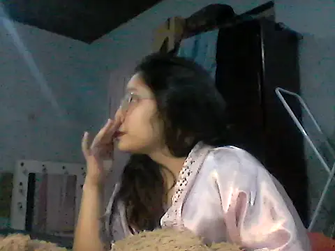 cleopatra28 online show from September 23, 3:04 am