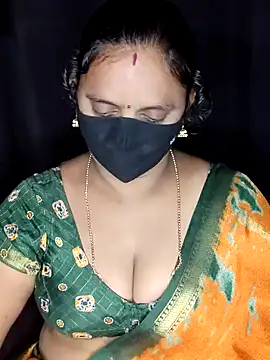 vintage-vibs online show from February 23, 6:40 pm