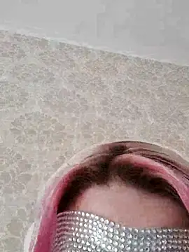 Twerkqueenn online show from November 10, 12:00 pm