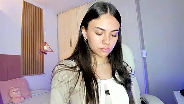 mia nevaeh online show from May 26, 9:14 pm