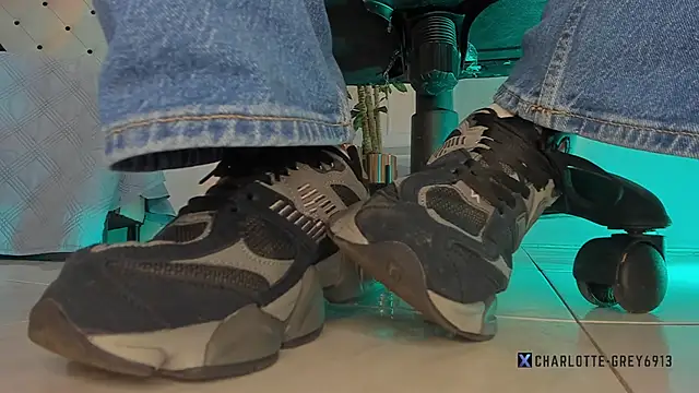 charlotte  grey online show from January 10, 8:57 pm