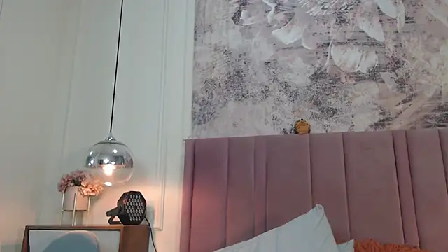 SabrinaDevill online show from May 4, 11:47 am