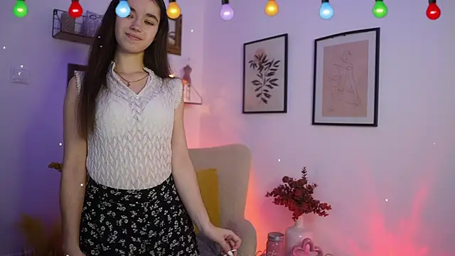 Gia Paige18 online show from December 15, 2:00 pm