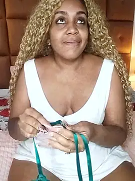 ELLA KELLY online show from January 15, 12:00 pm