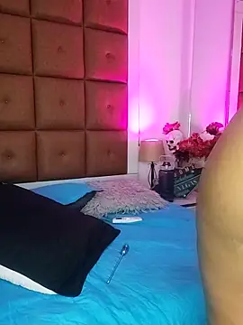 ELLA KELLY online show from October 31, 12:42 pm