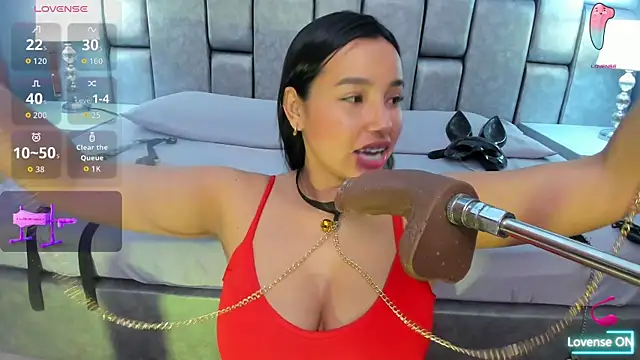 AniEvans  online show from May 12, 11:06 am