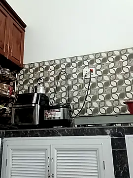    Erin    online show from March 2, 5:08 am