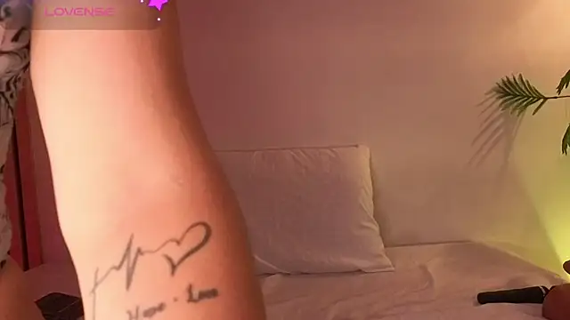 samanthaevanss1 online show from May 4, 8:01 pm