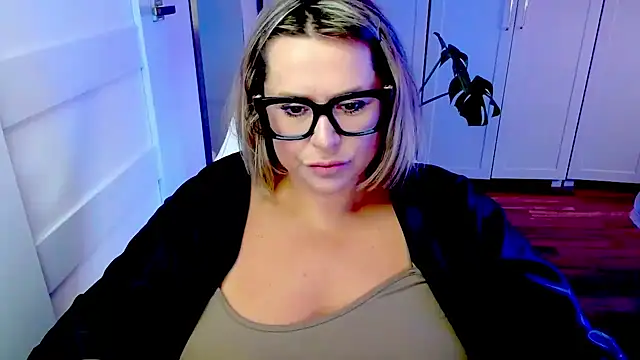teaseDiana online show from May 7, 6:06 am