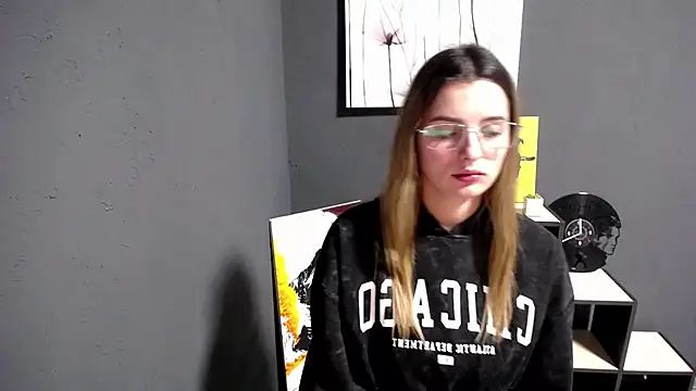 lady olivia  online show from November 13, 6:18 pm