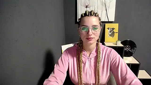 lady olivia  online show from October 15, 3:58 pm