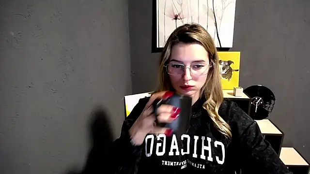 lady olivia  online show from February 13, 5:25 pm