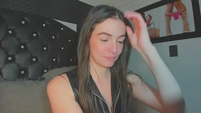 diana queen  online show from May 12, 3:37 am