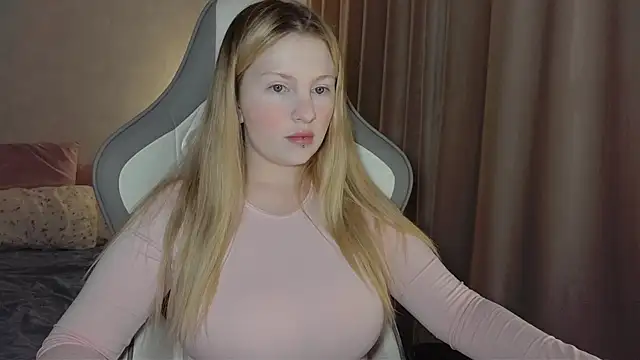 x ivy x online show from April 7, 5:04 pm