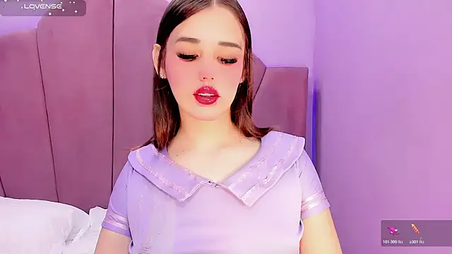 ValeriaAguilar online show from May 22, 9:13 pm