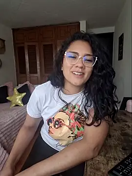 Snapshot of Thaliacooper_ chatting on September 11, 5:35 pm Thaliacooper online show from September 11, 5:35 pm