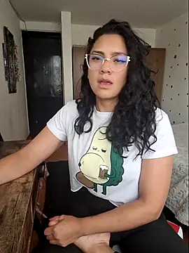 Thaliacooper  online show from November 7, 6:24 pm