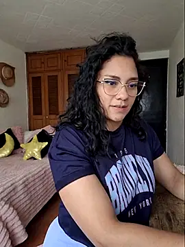 Snapshot of Thaliacooper_ chatting on September 12, 6:37 pm Thaliacooper online show from September 12, 6:37 pm