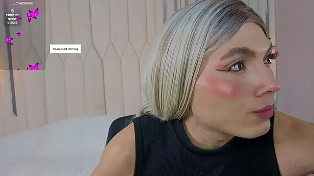 Megan Do Santos online show from May 12, 8:37 pm
