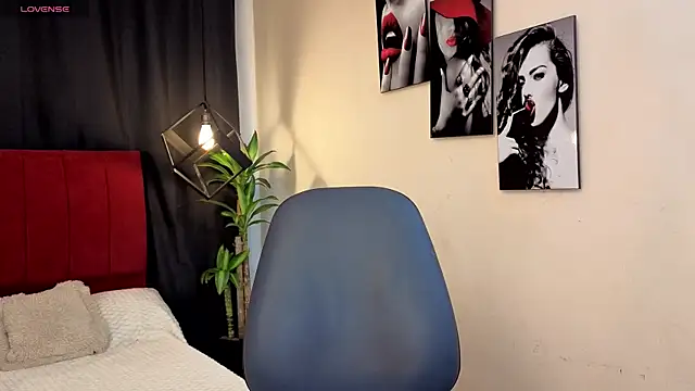 Megan Do Santos online show from October 9, 8:46 pm