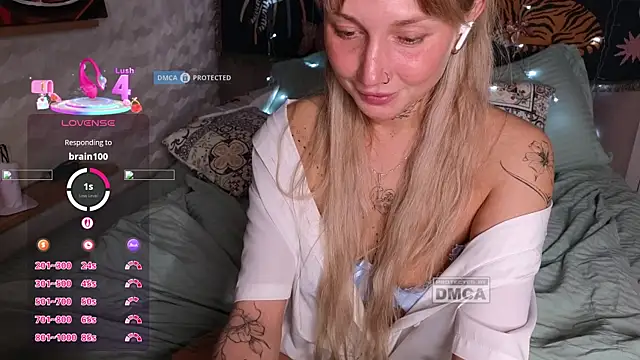 GoodGirl0024 online show from April 28, 8:35 pm