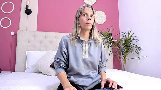 Anastasiapriest online show from May 19, 11:50 am