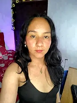 Snapshot of PoisonIvy15_ chatting on September 16, 5:21 pm PoisonIvy15 online show from September 16, 5:21 pm