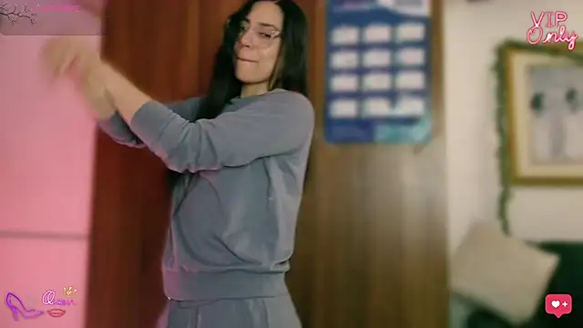 LauGrayJ online show from March 27, 3:19 am