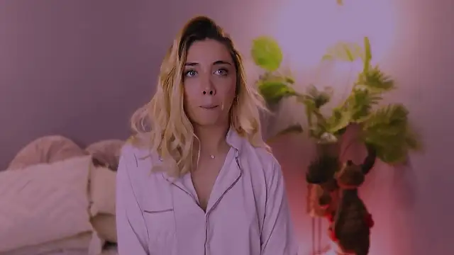 Jessielle online show from December 22, 9:56 am