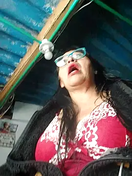 clarita 01 online show from February 12, 1:24 pm