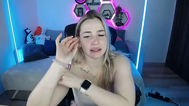 SabrinViolet online show from November 2, 9:23 am