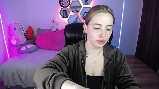 SabrinViolet online show from May 9, 8:16 am