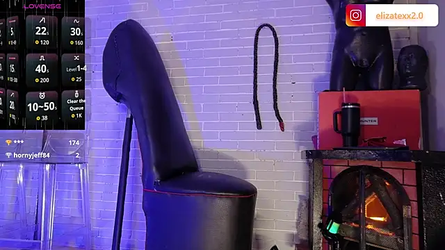 elizatexx online show from May 23, 9:13 pm